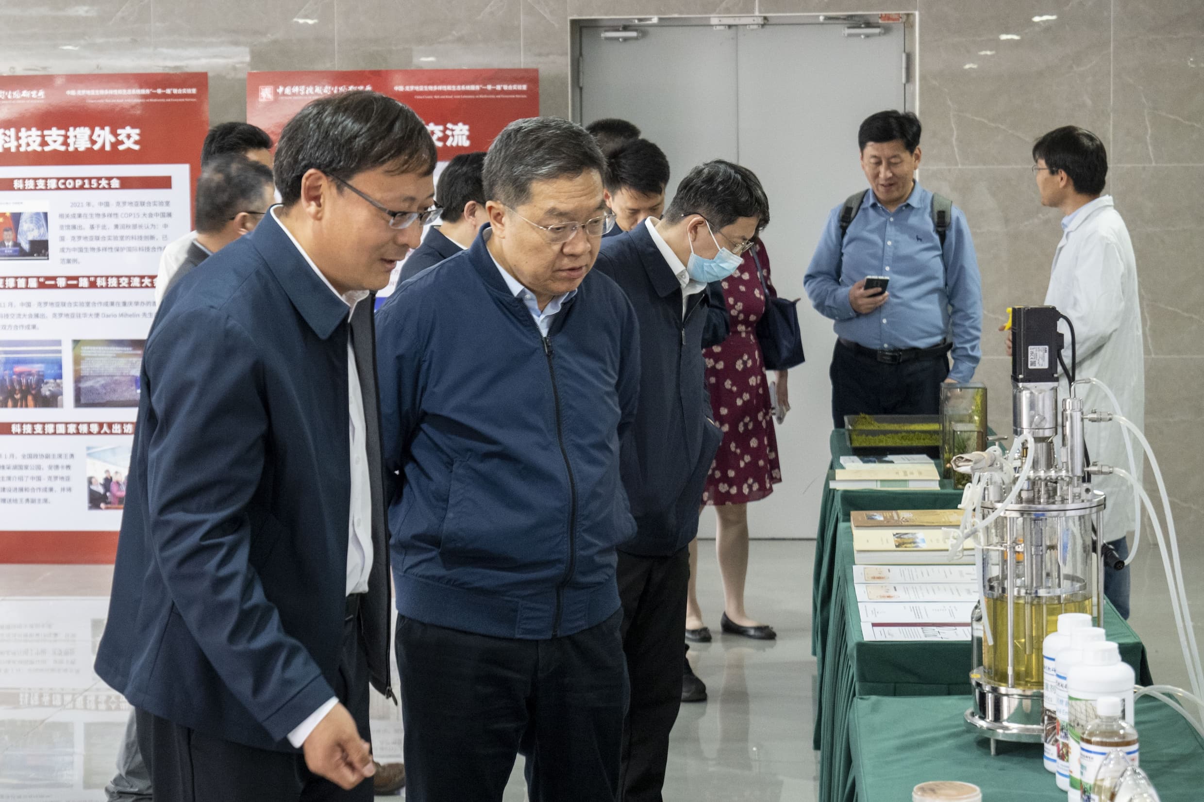 科技部副部长陈家昌调研成都生物所